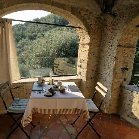 Ududemà 3* Dolcedo